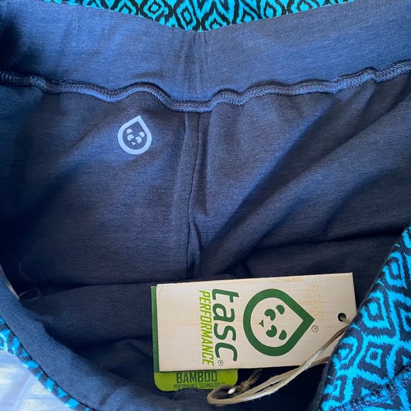 TASC PERFORMANCE SKIRT - Picture 2 of 3